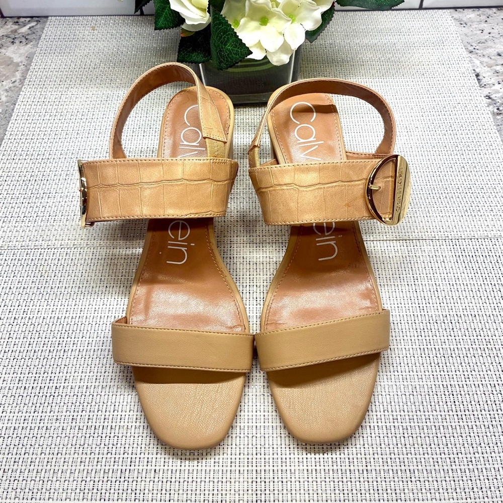 Preowned Calvin Klein Sandals womenās size 8.5